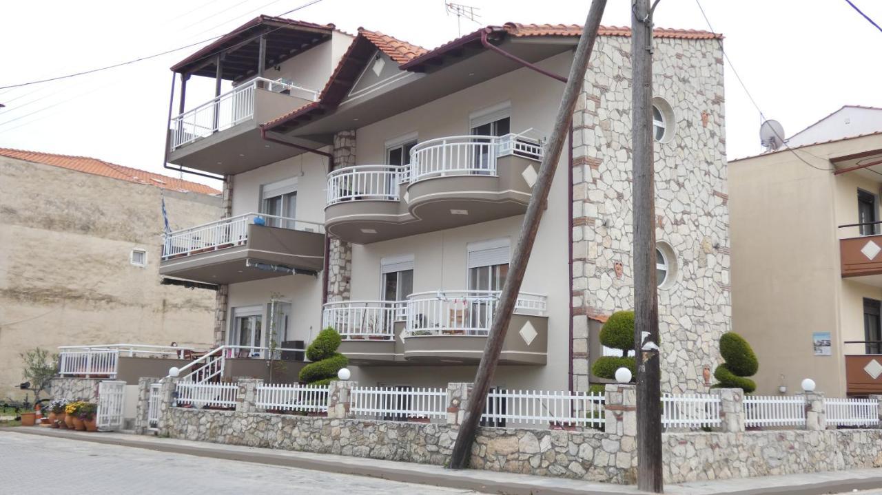 Villa George Giov Sarti Exteriör bild