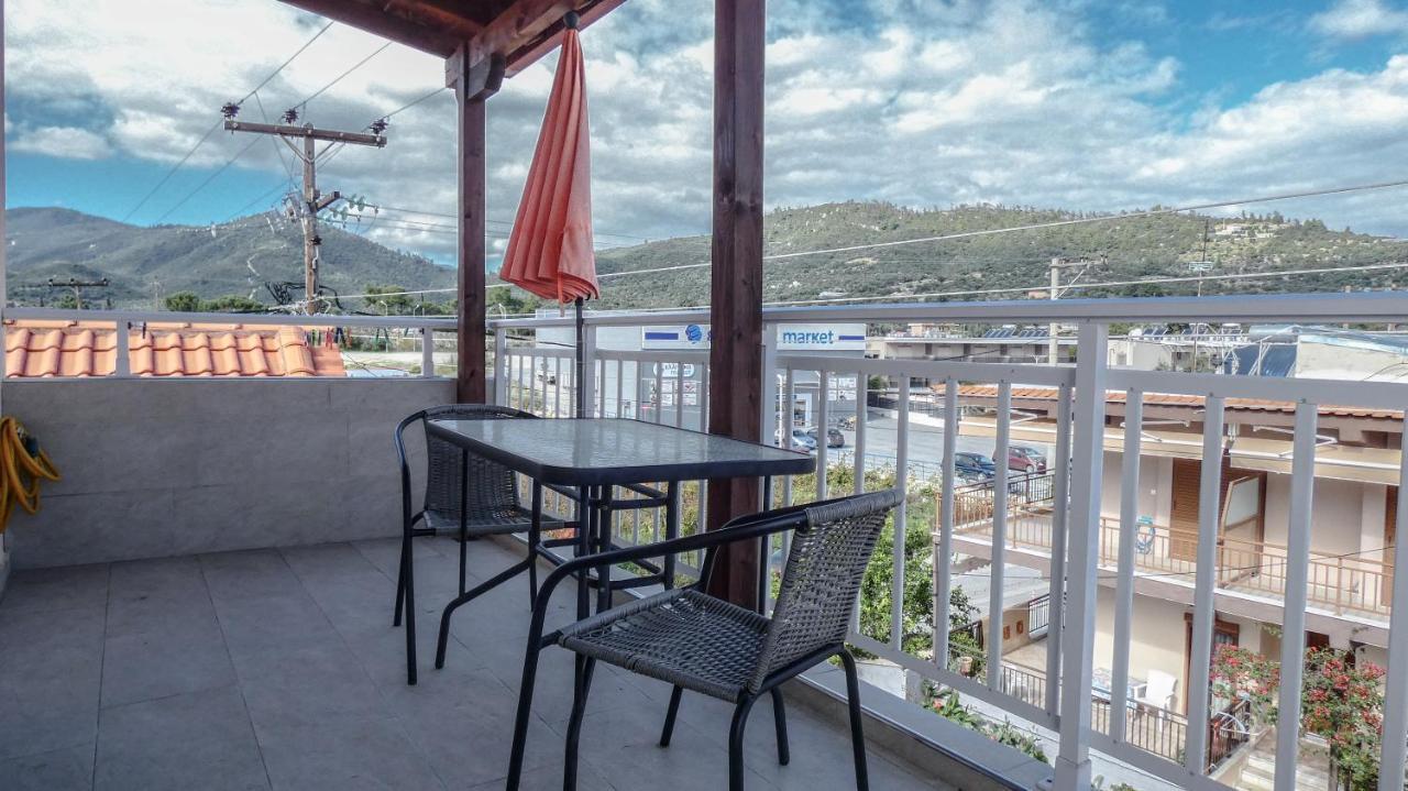 Villa George Giov Sarti Exteriör bild